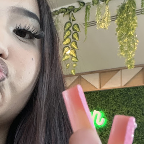 Meet your Posher, Shaila - Picture 1 of 1